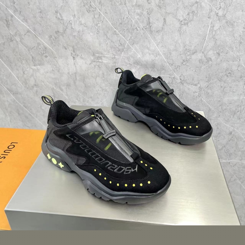 l**is V*t*n sneakers